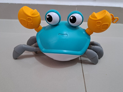 Brinquedo De Puxar Caranguejo Fujão + Garrafinha Divertida 1