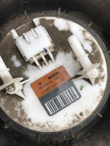 Bomba De Nafta Renault Logan 1.6/16 Válvulas Con Medidor 0
