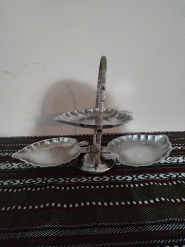 Bandeja Metálica Triple Para Dulces Y Postres 0