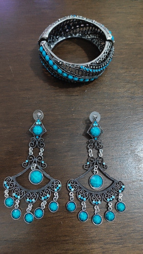 Brazalete Y Caravanas Con Piedras Turquesas 0