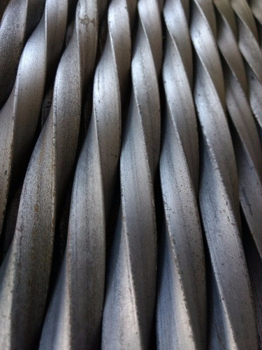 Barrote Varilla Reja Hierro Cuadrado Torsionado 5/8 L:2.0 M 1