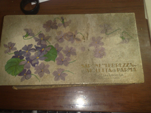 Caja  De Carton De Sapone Ebbrezza Alla Violetta Di Parm 1