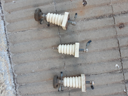 Aisladores Porcelana Base Cuadrada 4 X 4 Alto 7 Cns 0