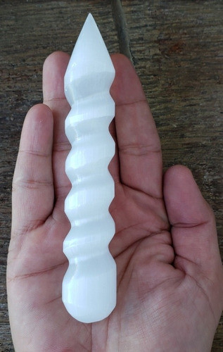 Bastão De Selenita Natural Grosso Com Uma Ponta Lapidado 0