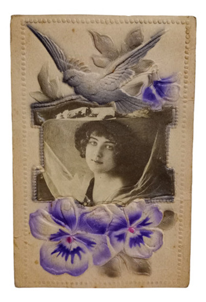 Tarjeta Postal Antigua Retrato Mujer Con Flores Y Pajaro 0