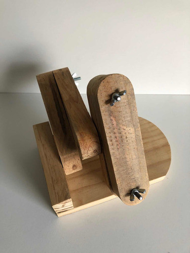 Soporte Porta Bastidor De Mesa Hecho En Madera De Pino 0