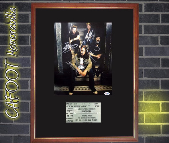 Cuadro Soundgarden Foto Con Firmas Mas Ticket Concierto 2011 0