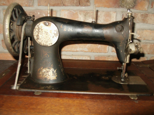 Maquina Coser Nauman A Pedal Patas Fundicion No Lanzadera 0 Maquina Coser Nauman A Pedal Patas Fundicion No Lanzadera 0