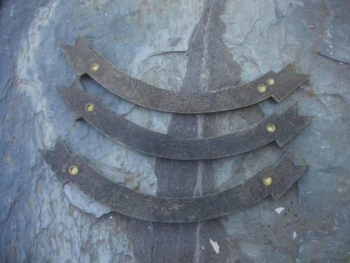 1/2- Area De Material Rio Iv Aplique Bronce 17,4 X 4,9 X 7mm 1