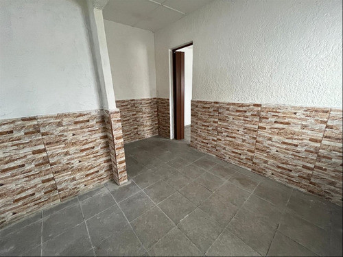 Casa De 1 Dormitorio A 5 Cuadras De Centro De Las Piedras 1