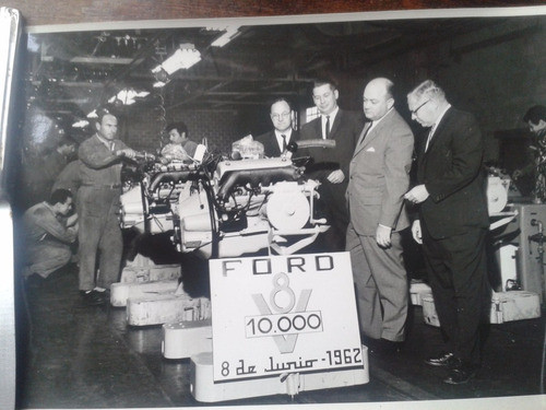 2 Fotos Fábrica Ford  Motor V 8 Personal 1962 0