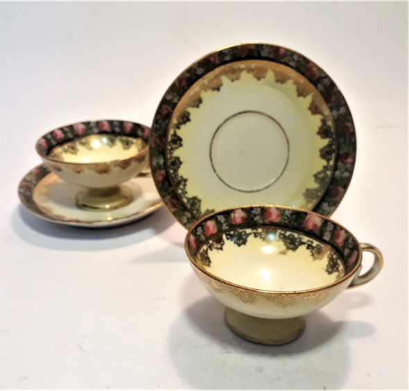 Dos Antiguas Tazas De Café En Porcelana Decorada Con Oro 1