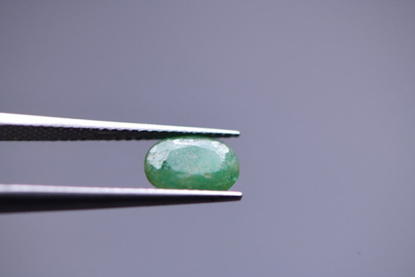 Esmeralda 7x5 0.90 Quilates Africa Oval (svgemstones) 1