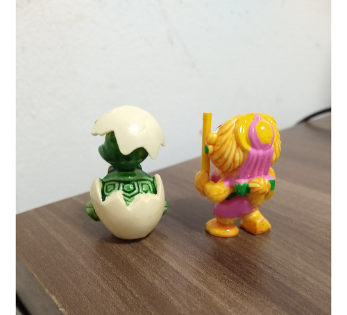 2 Mini Bonequinhos Coleção Kinder Ovo 1