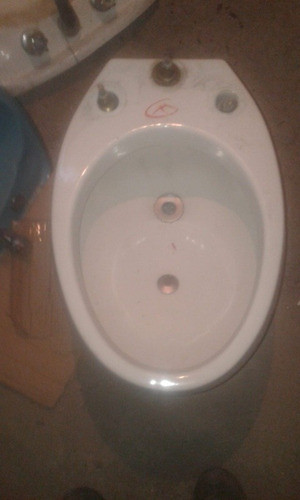 Bidets Con Griferia Incompleta 1