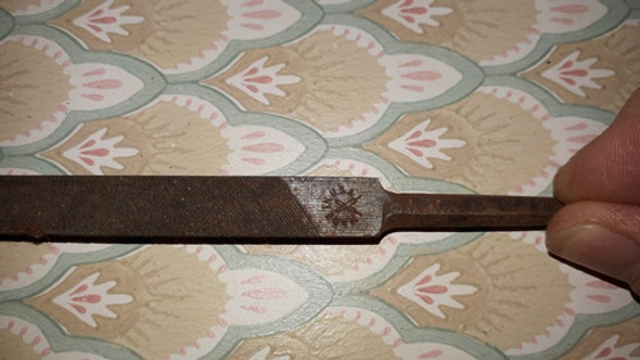 Lima Escofina Triangular Sin Mango 18 Cm De Largo 1