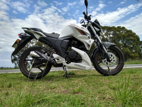 Quilla Fz Fi.2.0 Blanca Tricapa Metalizado 1