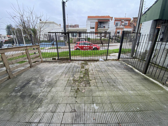 Alquiler Local Comercial En  Quiebrayugos  En Malvin 1