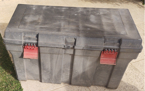 Baul De Herramientas Rubbermaid Completo Para Exterior 0