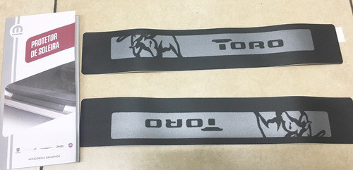 Protector De Zocalo De Puerta  Vinilico Fiat Toro Original® 1