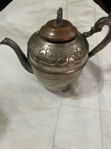 Tetera De Alpaca Con Tapa Antigua Cincelada O/coleccionistas 0