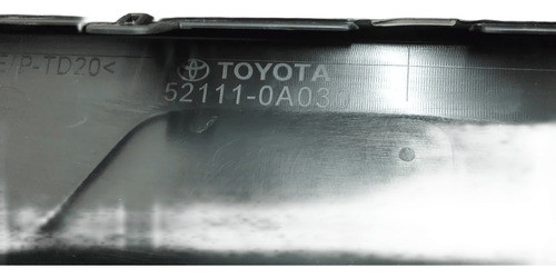 Moldura Spoiler Paragolpes Del Toyota Corolla Cross Original 0