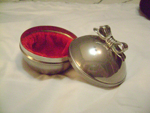 Antiguo Y Bonito Alhajerito-metal Plateado-ver Descrip. 1