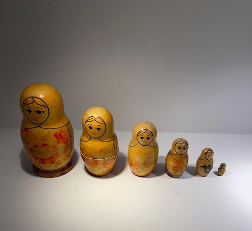 Antigua Matryoshka De Madera 6 Piezas Pintada A Mano 1