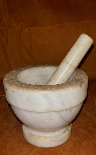 Mortero De Mármol Con Palo Mismo Material 0