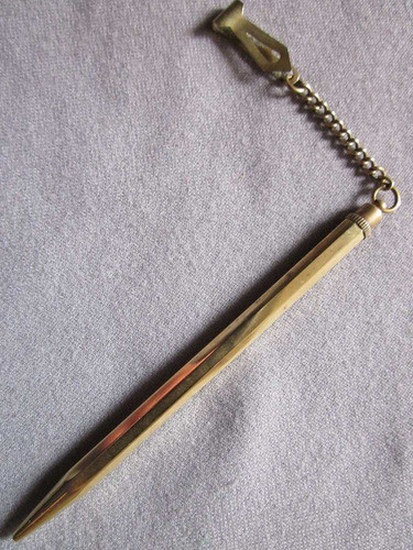 Pequeño Lápiz Porta Mina Antiguo 0