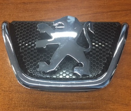 Insignia/logo Careta Peugeot 206 06-08 0