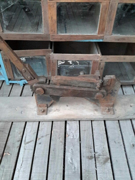 Antigua Cortadora Dobladora De Hierro 0