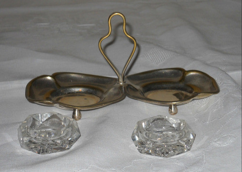 Juego De Salero Y Pimentero Con Base Plateada 1