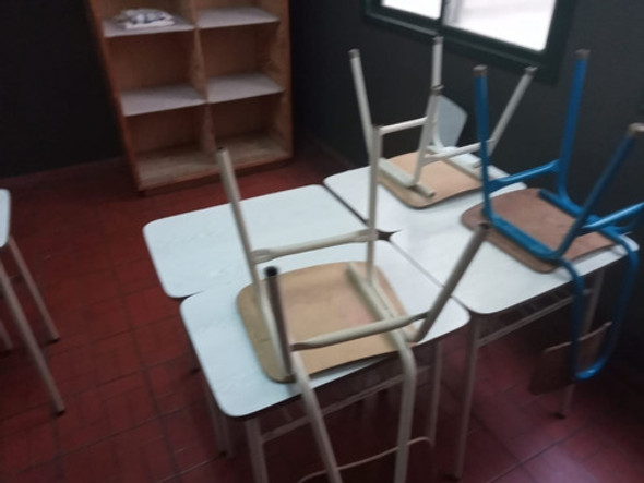 Reparamos Todos Los Muebles Escolares!!!! 1
