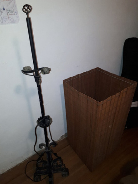 Lámpara De Pie - Tipo Antiguo Candelabro - Hierro Forjado 1