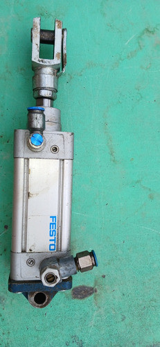 Pistón Neumático Marca Festo 1
