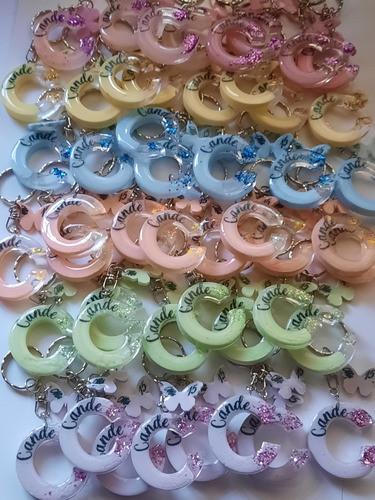 16 Llaveros De Resina Personalizados 0