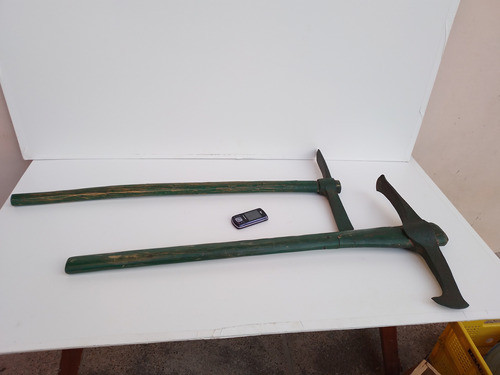 Par De Antiguos Picos, Medianos, Uno Raro, El Otro Sellado 0