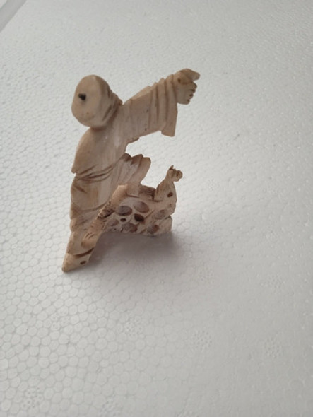 Antigua Talla En Marfil 1