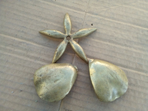 3 Antiguos Repuestos Flor Con Pétalos En Bronce - 210 Grs 1