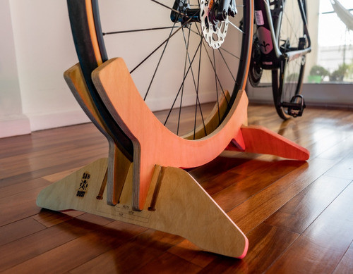 Soporte Exhibidor Bicicleta De Pie Madera Premium Regulable 1