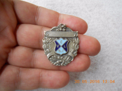 Medalla Escudo Esmaltado Colegio Vicente Lopez Promoc.1975 0