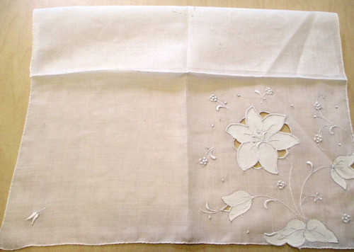 C6929  Toalha  De Bandeja Quadrada, Em Organdi Com Bordados 1