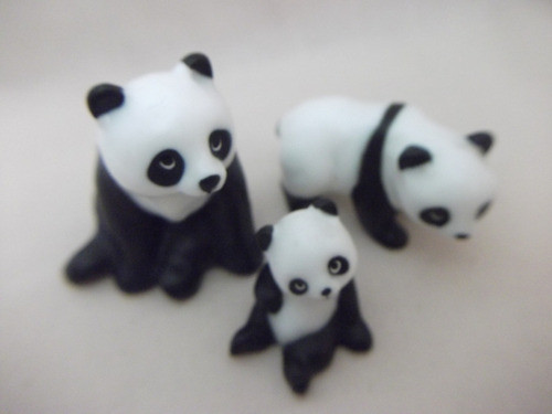 B. Antigo - Família De Ursos Panda Em Biskui Francês Antigo 0