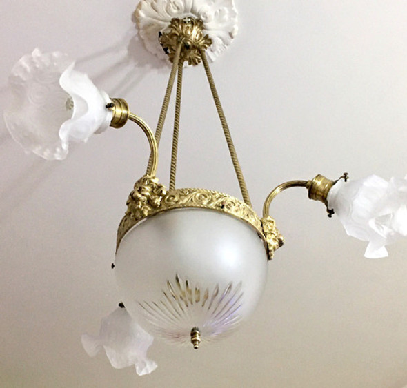 Araña De Estilo / Bronce & Opalina / Art - Nouveau 1