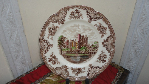 Lindo Plato Ingles Con Castillo Central Para Decorar Vealo 0