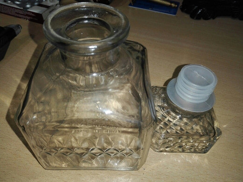 Hermoso Frasco De Cristal Tallado Con Tapa Al Vacio,20 Cm 1