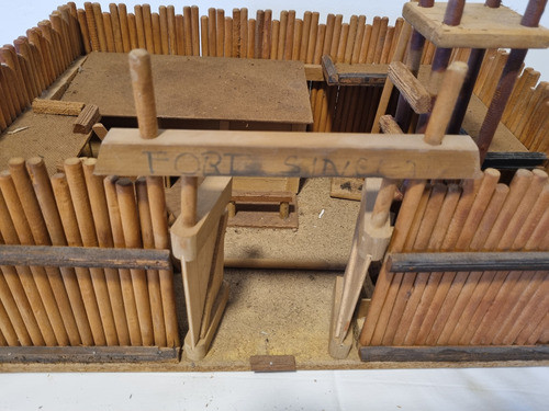 Fortin Fuerte Soldaditos De Juguete De Madera Artesanal 1