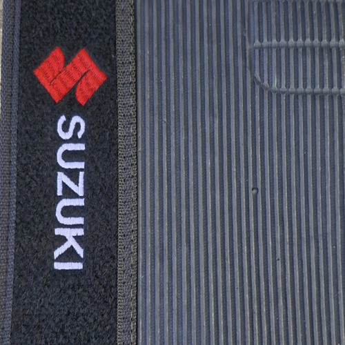 Alfombra Auto Suzuki Sx4 1