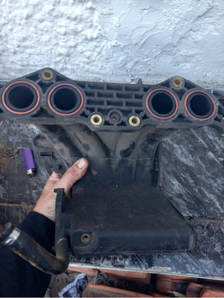 Múltiple De Admisión Peugeot 206 Motor 1 4 / 8 Válvulas/2000 1